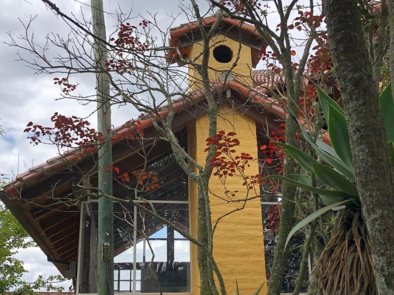 Отель Springhills Quito Airport Табабела Экстерьер фото